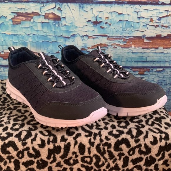 Athletic Works Women's Pull-On Sneakers - Picture 1 of 8